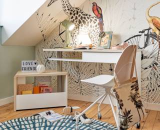 Mistral desk return